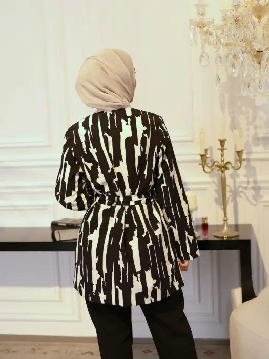 Crepe Jacket image 7