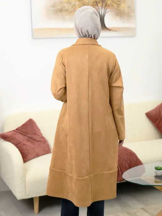 Long shirt made of raw suede image 19
