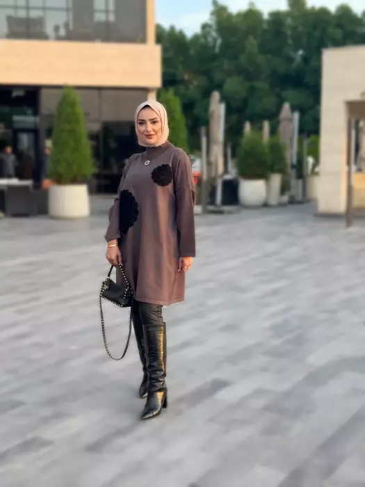 Elegant Knitted Blouse image 2