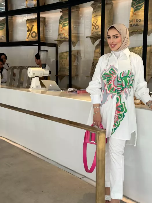 قميص مرسوم يدوياً image 1