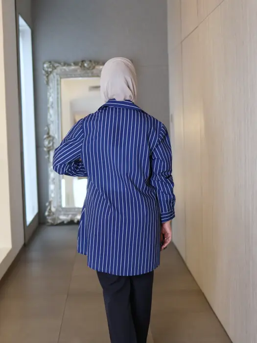 قميص مقلم مع طبعة image 3