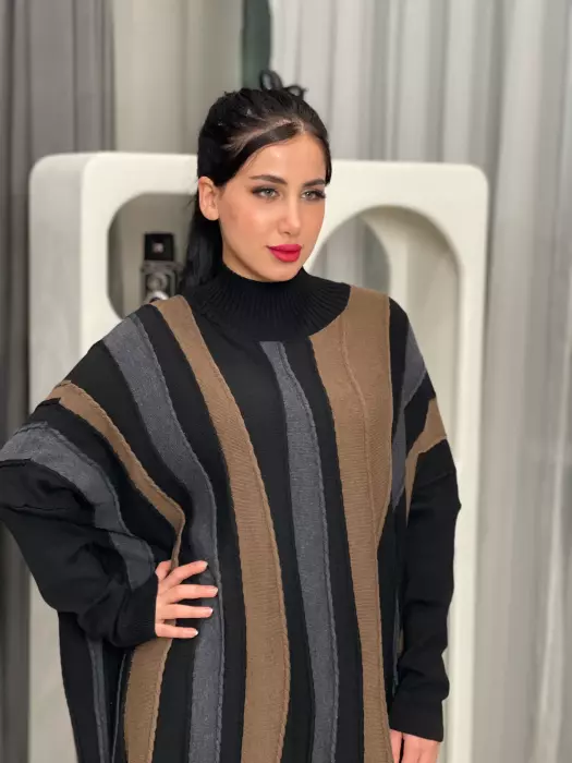 Modern Knitted Blouse image 3