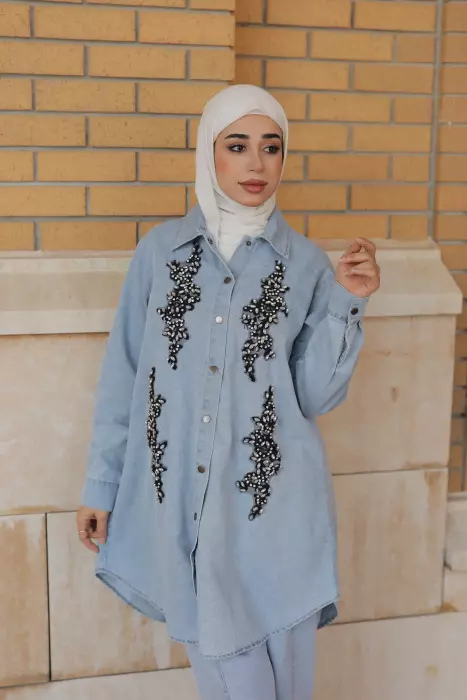 قميص عصري من الجينز image 1