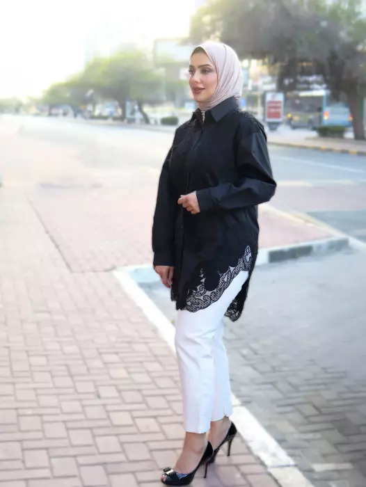 قميص نسائي طويل مع دانتيل image 3