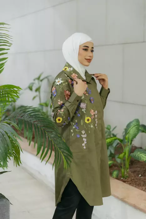 Elegant Shirt With Roses image 5