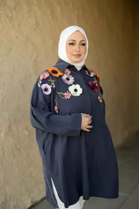 قميص واسع من قماش التنسل image 10