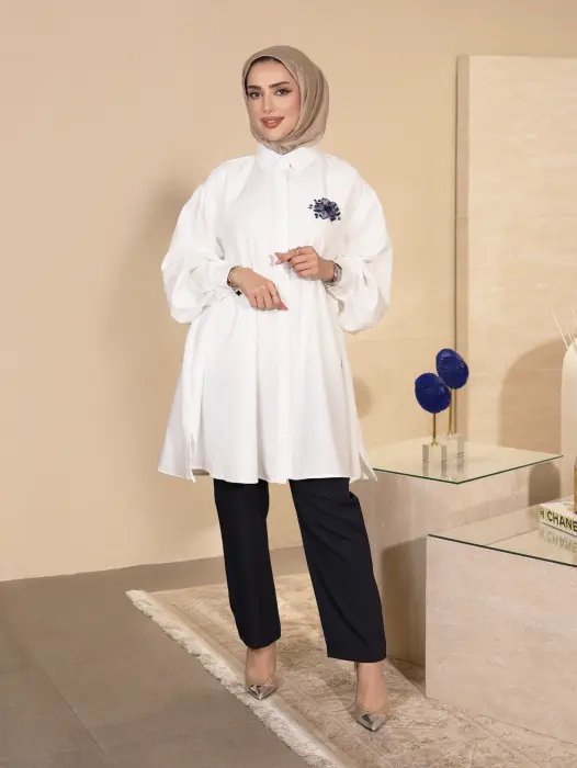 قميص مع بروش image 4