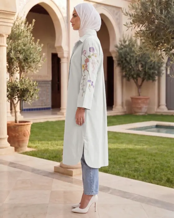 Long shirt with embroidered roses image 1