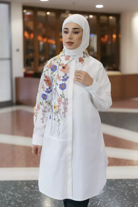 Elegant Shirt With Roses image 9