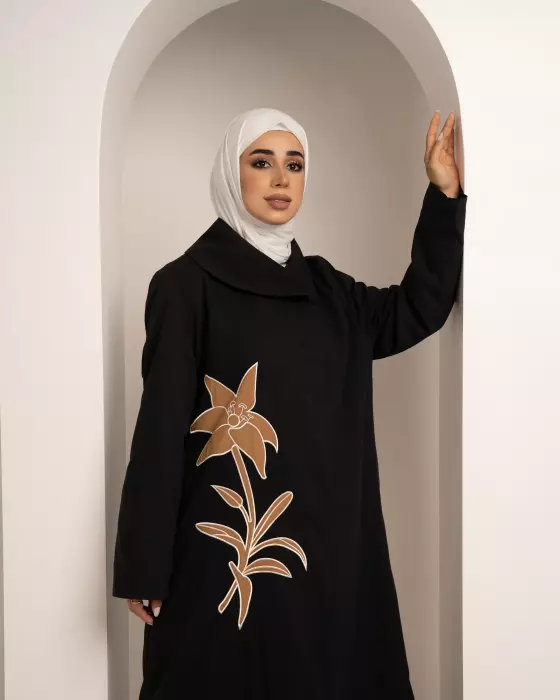 Long Jacket With Elegant Embroidery image 2