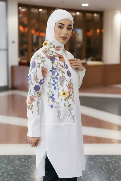 Elegant Shirt With Roses image 10