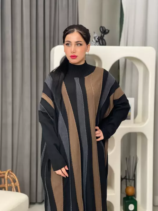 Modern Knitted Blouse image 1