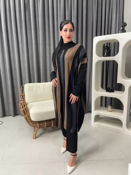 Modern Knitted Blouse image 0