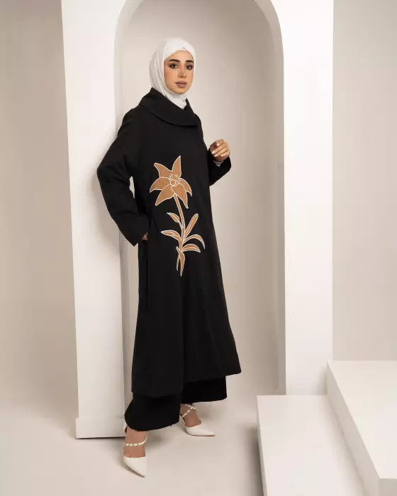 Long Jacket With Elegant Embroidery image 1