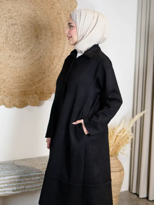 Long shirt made of raw suede image 10