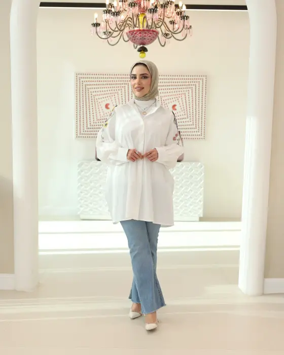 قميص فضفاض نسائي بتطريزات منسدلة image 4