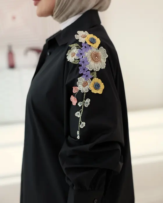 قميص بتطريزات منسدلة-اسود-FS image 3