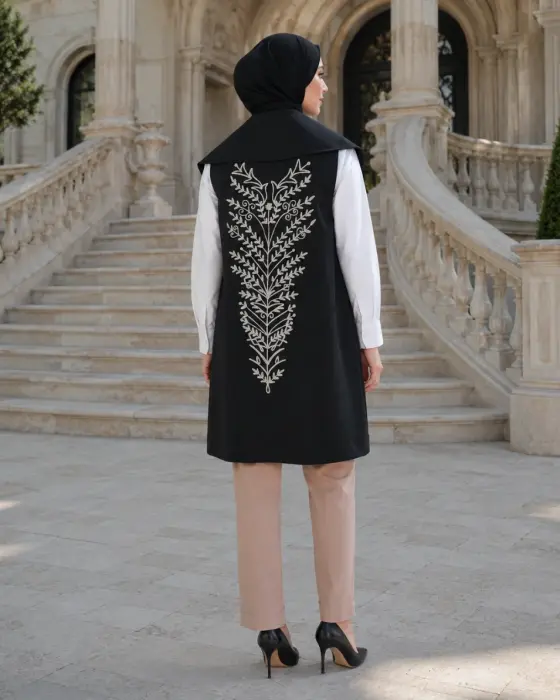 جيليه بتطريز من الظهر image 0