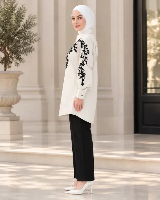 قميص مطرز بالكريستال الملكي-بيج-4 image 1