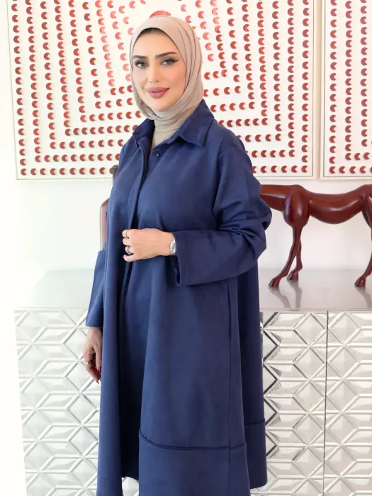 Long shirt made of raw suede image 13