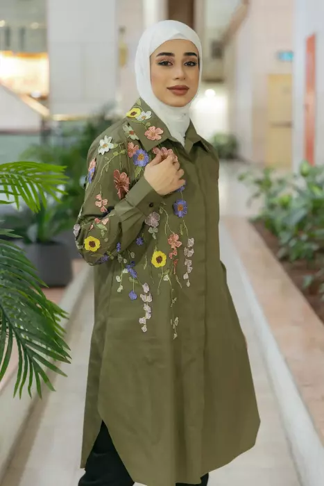 Elegant Shirt With Roses image 6