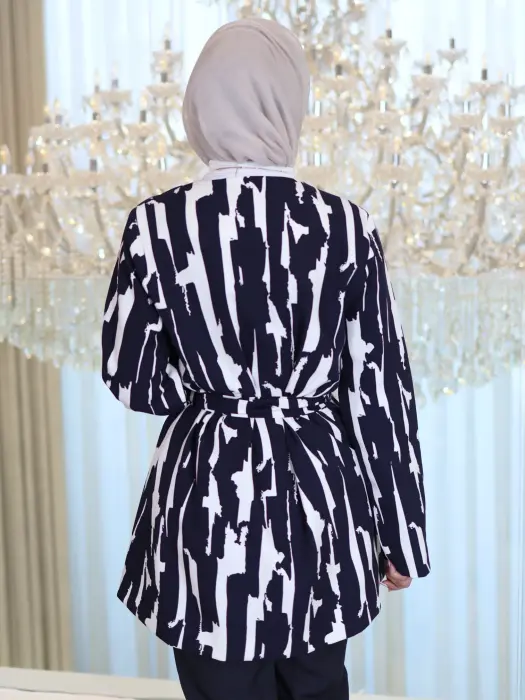 Crepe Jacket image 3