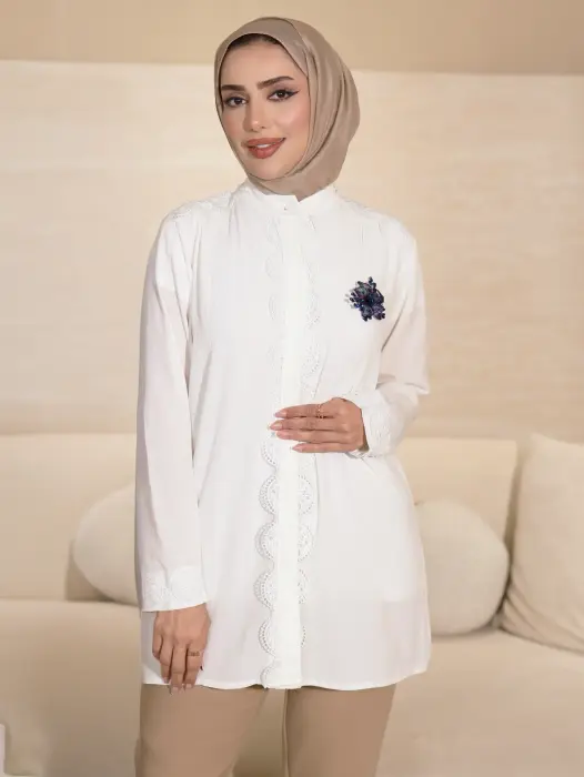Crepe shirt with brooch image 1