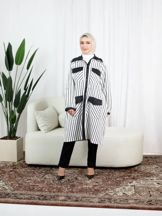 جاكيت بنقش بارز-ابيض مقلم اسود-FS image 0