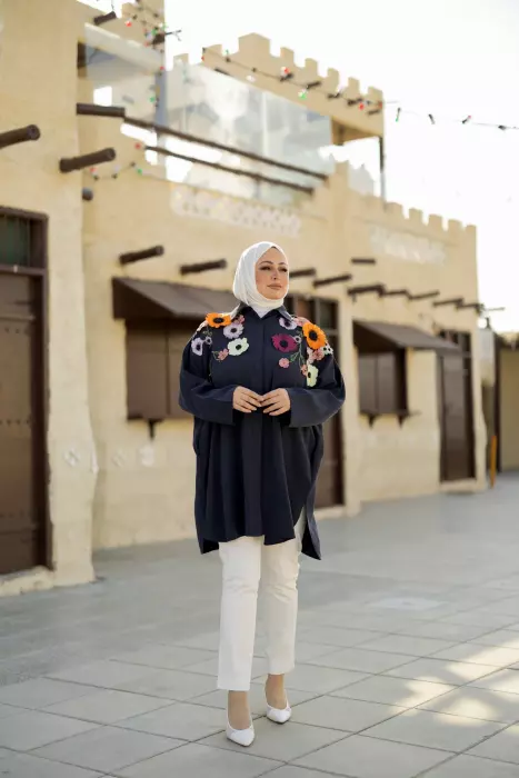 قميص واسع من قماش التنسل image 8