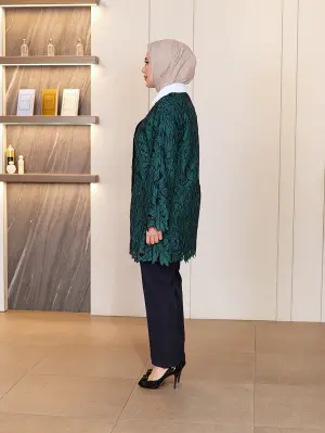 Jacket made of guipure lace image 1