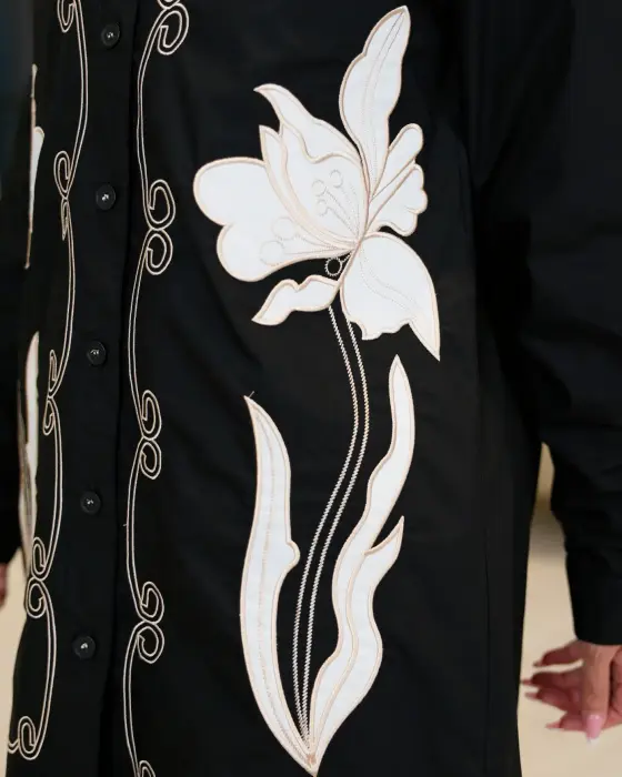 Shirt with lily flower embroidery image 3