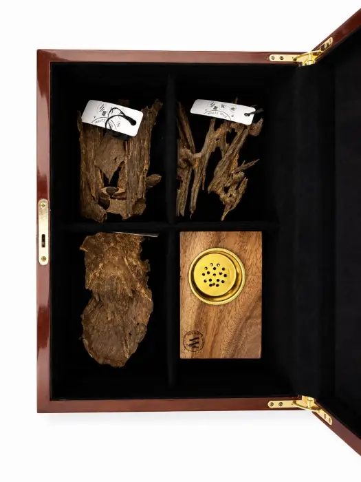 WHITE OUD SIGNATURE  Luxury Oud Gift Collection limited edition image 4