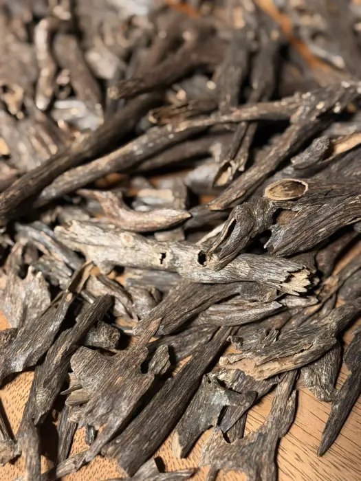 نقوه  (نقوه = قلب الخور) توله Tolah Nugwah Oud Bukhoor  image 2