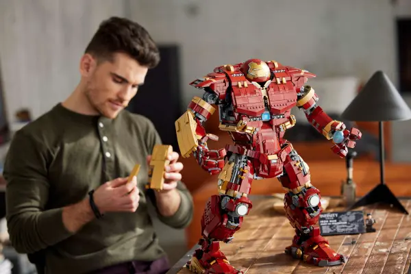 Marvel LEGO -  Hulkbuster​ image 2