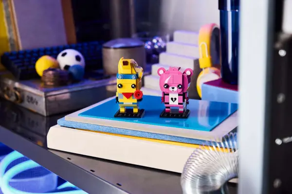 LEGO® Fortnite® BrickHeadz™ Adventure Peely & Cuddle Team Leader image 1