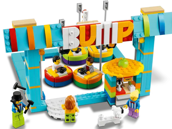 LEGO  Ferris Wheel is a Creator 3-in-1 image 2