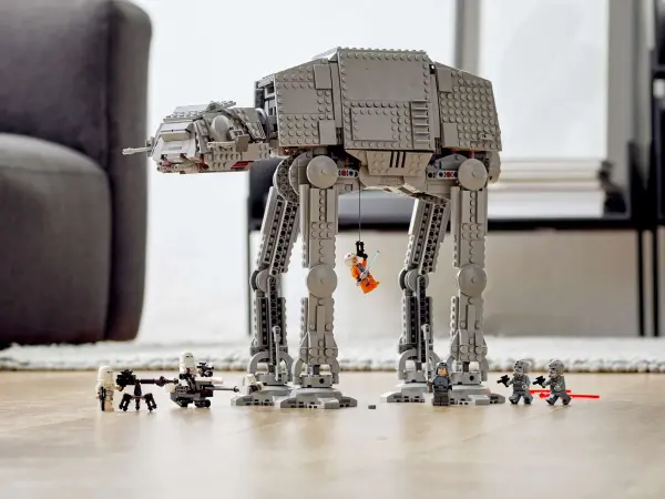 Star Wars AT-AT -LEGO image 3