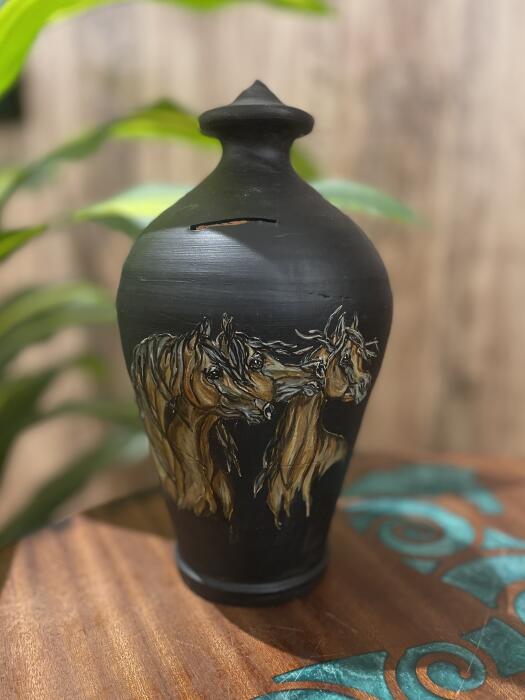 حصالة  ديكور / رسم يدوي image 0