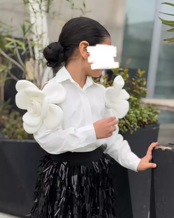 Flora shirt image 0