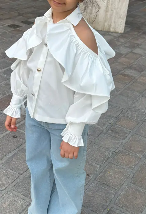 White Ruffles& Heart Shirt image 2
