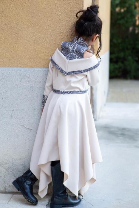 grey & Beige kaftan image 2