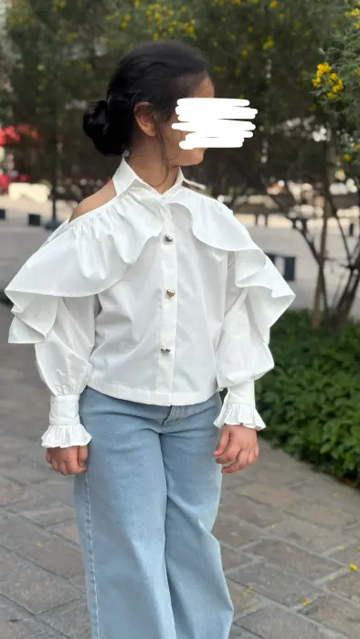 White Ruffles& Heart Shirt image 5
