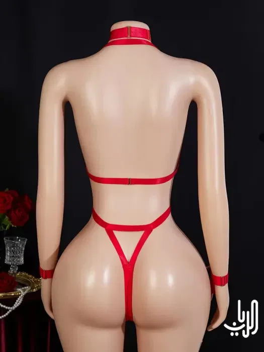 لانجري احمر بتصميم جريء وسلاسل ذهبية image 2