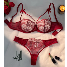 طقم حمالة صدر وسروال دانتيل خلاب ومغري  image 1