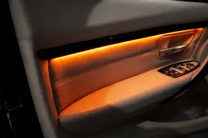 باكِتة إضاءة محيطية للأبواب (Ambient Light) – Door Panel image 0