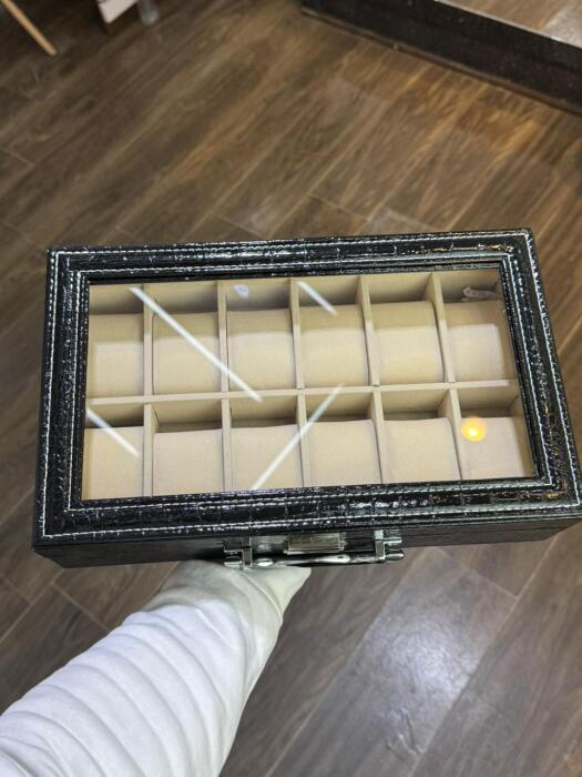 box 12 black z  image 0