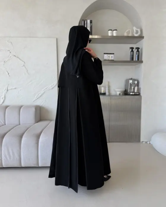 عباية بقصات متحركة  image 1