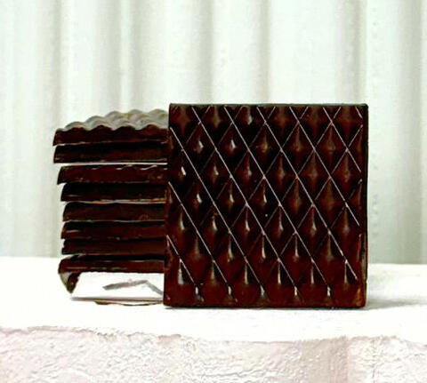 Dark chocolate chips image 0