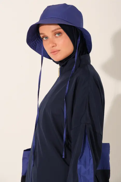 9012-شنطة مخصص للبحر بلونين وتربروف image 4