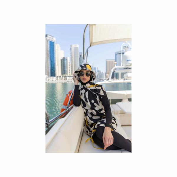 309-مايو اسود مع تصميم اصفر وابيض طويل بالتوب image 9
